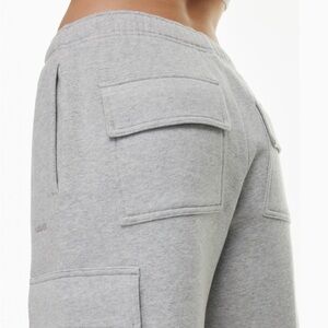 Aritiza, Cozy Fleece Mega Cargo Sweatpant, Heather Chrome, Size S